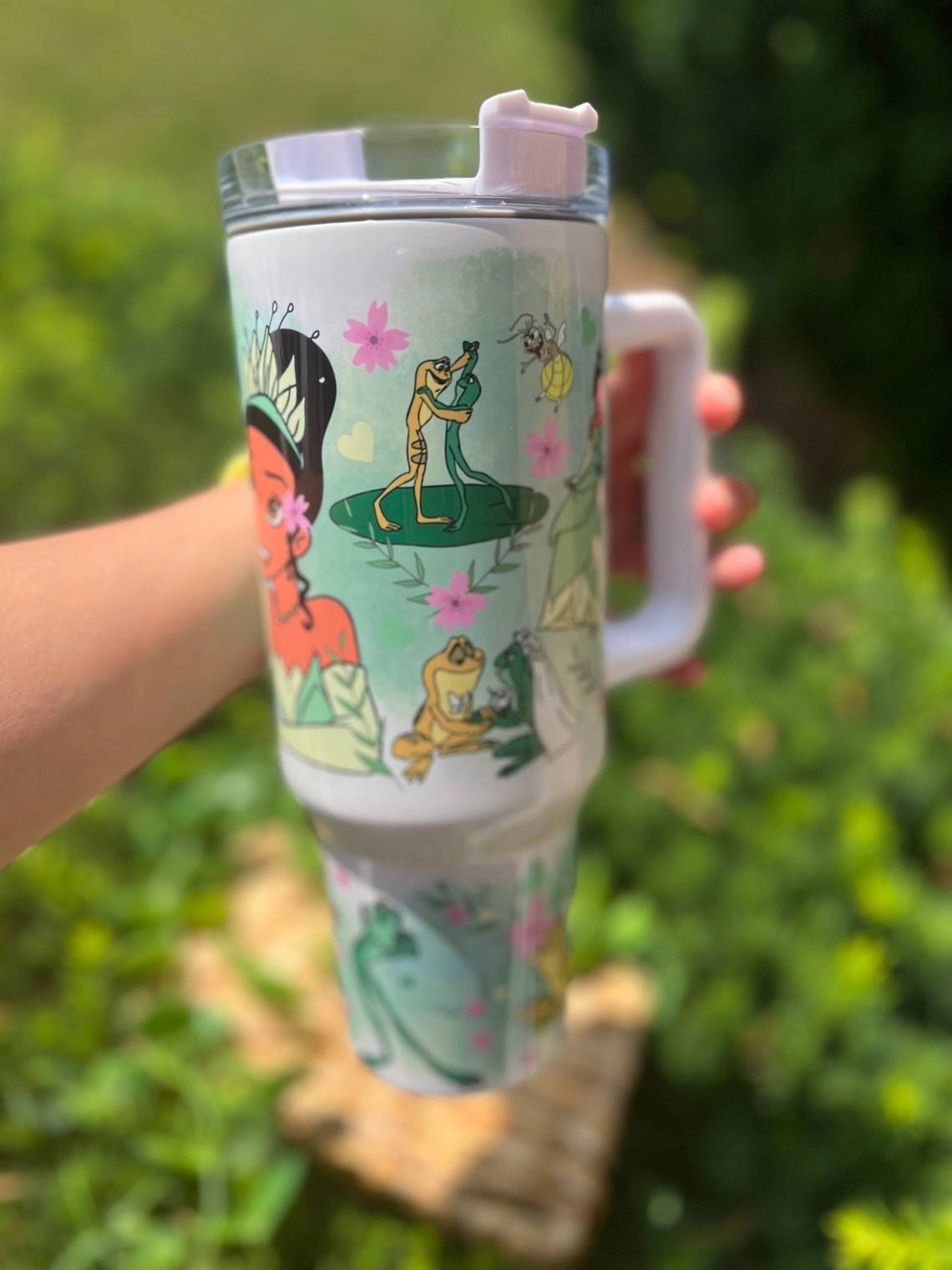 Tiana Princess Disney The Prince and The Frog 30oz or 40oz Tumbler Fan Gift, Tiana and Naveen Couple Fan Gift, Tumbler with handle Princess frog Tumbler Birthday Anniversary Gift HFN